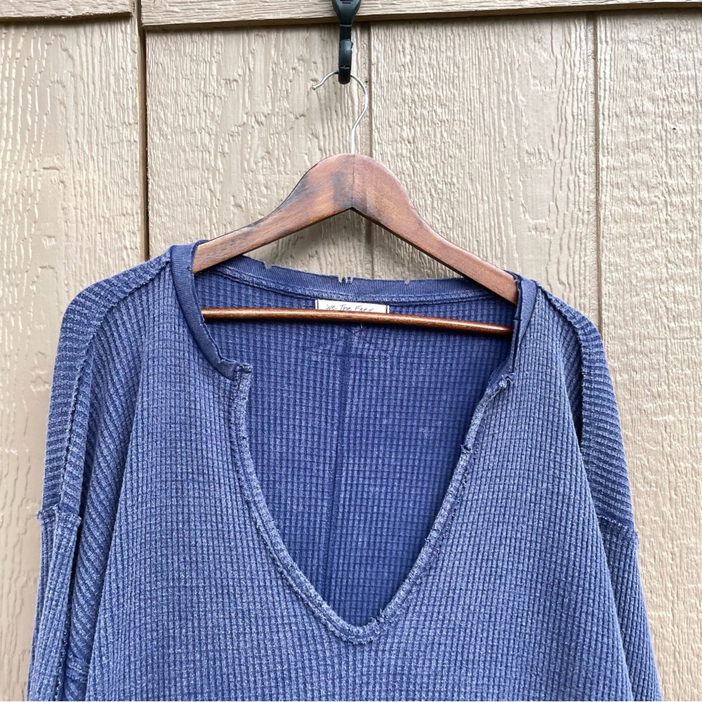 We The Free People Womens Shirt Top Buttercup Blue Thermal Size Medium - Picture 4 of 10
